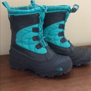 North Face Girls Snow Boots (Size 3)